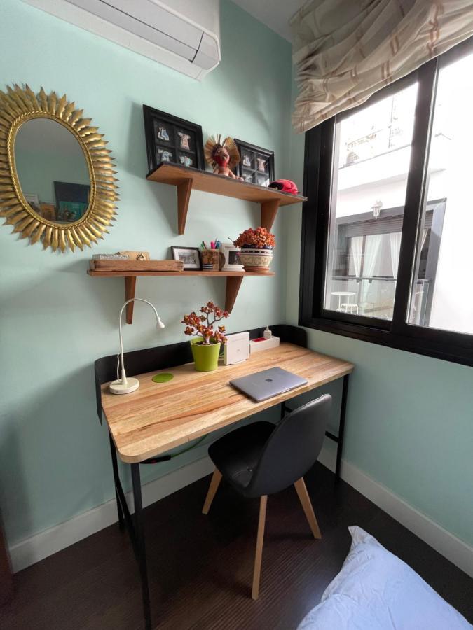 Charming Home With Private Terrace,Heart Of マラガ エクステリア 写真
